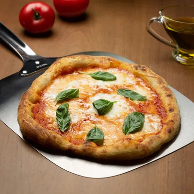 Вкусный кусок пиццы стоковое фото. изображение насчитывающей итальянско -  38310010
