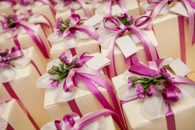 Что подарить на свадьбу - ТОП 30 идей подарков молодоженам