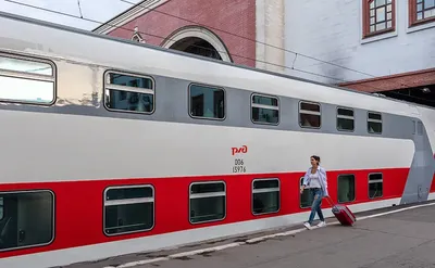 Поезд РЖД из 4-х пассажирских вагонов 4-осных
