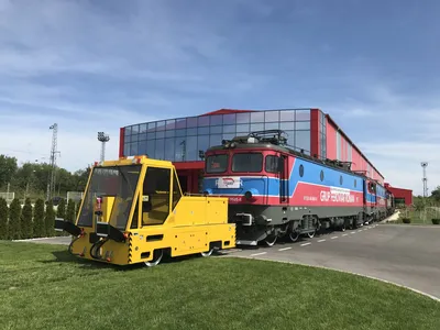 Игрушечный поезд 1:87 «Локомотив» 23 см. G1709 Green Train инерционный,  свет, звук / Зеленый