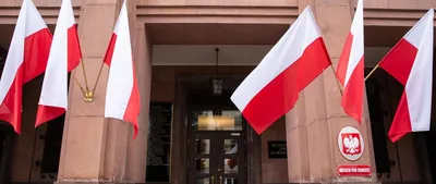Миллион евро в день. Польша будет платить штраф Евросоюзу из-за спора о  судебной системе - BBC News Русская служба