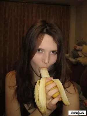 Порно видео - Сочный женский сквирт крупным планом от жаркой порнушки раком  на свежем воздухе