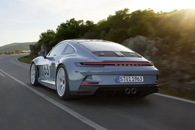 View Photos of the 2024 Porsche Panamera