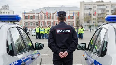 В Несвиже поздравления с Днём милиции принимали сотрудники отдела охраны |  Минское областное управление Департамента охраны МВД Республики Беларусь