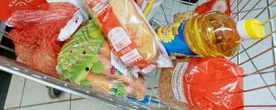 Иллюстрация 1 из 16 для Мир человека. Посуда. Продукты питания. Одежда.  Упражнения на проверку и закрепление знаний дошк. | Лабиринт - игрушки.  Источник: Лабиринт