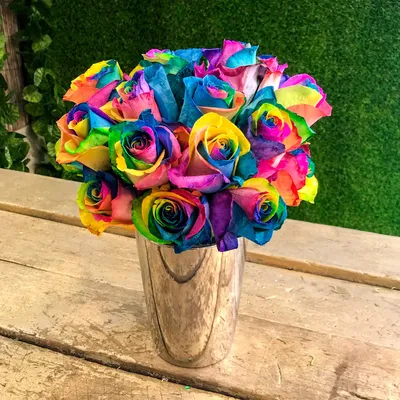 Радужные розы в форме шара за 26 590 руб. | Бесплатная доставка цветов по  Москве