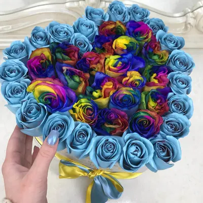 25 радужных роз купить с доставкой в Москве | Заказать букет цветов недорого