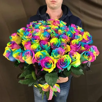 Купить букет радужных роз с бесплатной доставкой по Москве | Butik-Flowers