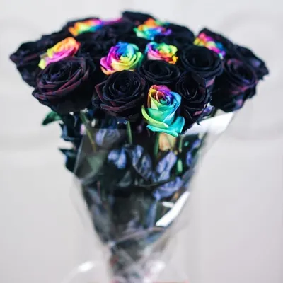 Афродита - 11 радужных роз от Цветы Люкс
