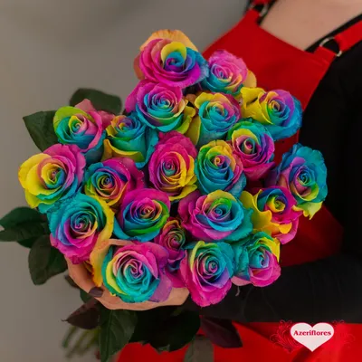 Букет из 51 радужной розы 70-90 см купить в Москве - цена 12 200 руб c  бесплатной доставкой ✿ Интернет-магазин Bella Roza