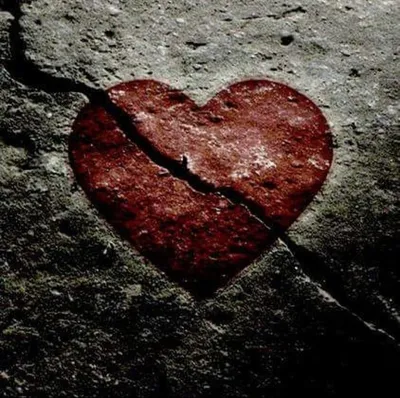 Разбитое Сердце На Песке — стоковые фотографии и другие картинки Разбитое  сердце - Разбитое сердце, Без людей, Близость - iStock