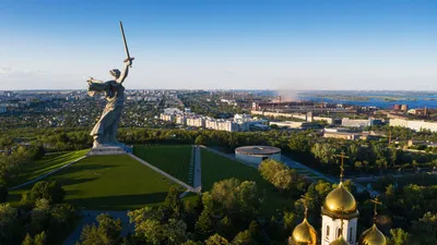 В Киеве демонтировали герб СССР на монументе \"Родина-мать\" - РИА Новости,  01.08.2023