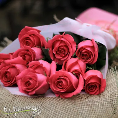 Класически букет от цикламени рози. Експресна доставка от Top-Flowers