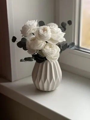 Как сохранить розы в вазе на долгое время? Краткое руководство для  любителей.