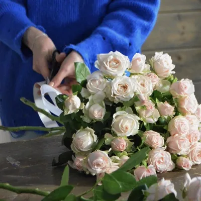 Картина \"Розы в вазе\" вышита атласными лентами – купить в интернет-магазине  HobbyPortal.ru с доставкой
