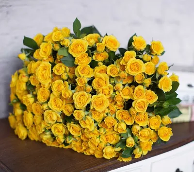 Желтая роза поштучно «BuketOnline»