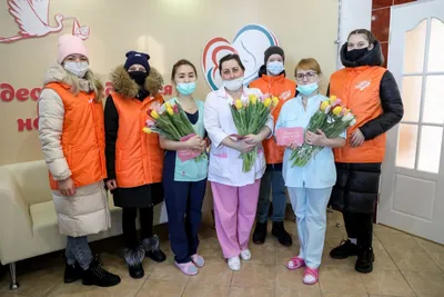 Акция \"Вам, любимые\", приуроченная к 8 марта: поздравление женщин врачей с  Международным женским днем