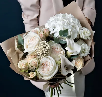 Букет из белых роз и альстромерий | Flowers Valley