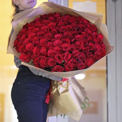 Большой букет роз (365 шт)— купить в Алматы по цене 483300.00 тенге |  Интернет-магазин «ZakazBuketov»