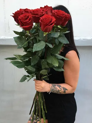 Купить 151 красную розу с доставкой по городу Днепр в интернет-магазине  Royal-Flowers