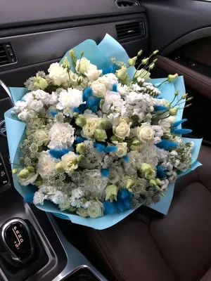 Большие белые розы в коробке | купить недорого | доставка по Москве и  области | Roza4u.ru