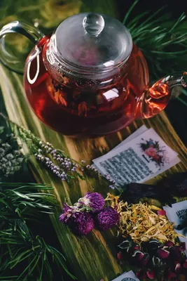 Утренний чай с цветами. стоковое фото. изображение насчитывающей творческо  - 184386128
