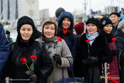 С Днём Отца в России, с Днём Матери в Якутии!