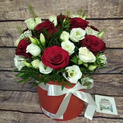 Цветы в коробке С Днем Рождения – купить с доставкой в Москве. Цена ниже!