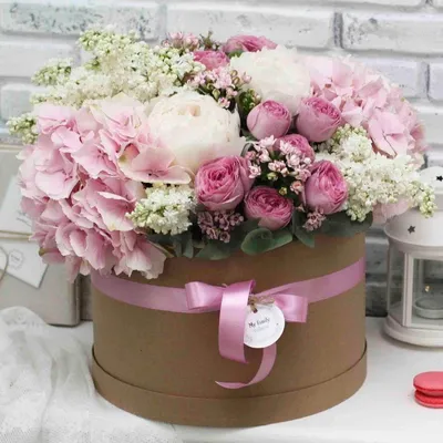 Коробка из 25 розовых пионов Купить пионы в Москве