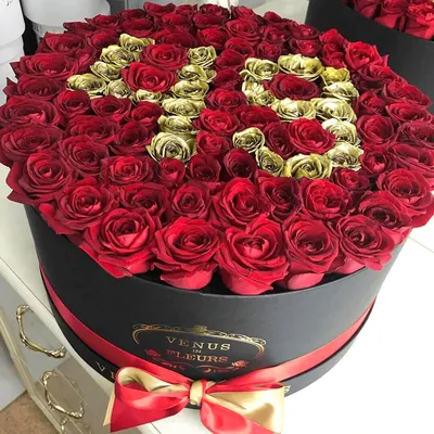 Красные розы в коробке \"С Днем рождения\" за 11 290 руб. | Бесплатная  доставка цветов по Москве