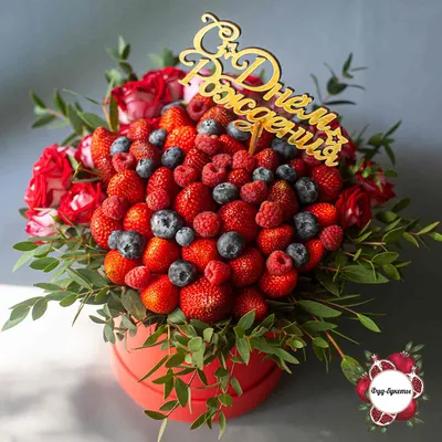 Букет из 51 разноцветной розы в шляпной коробке - купить в Москве по цене  3790 р - Magic Flower