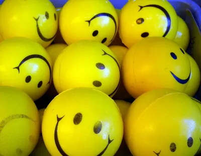 Смайлики С днем рождения Smiley Красивые Открытки поздравления Праздник  международный День Смайлика - YouTube