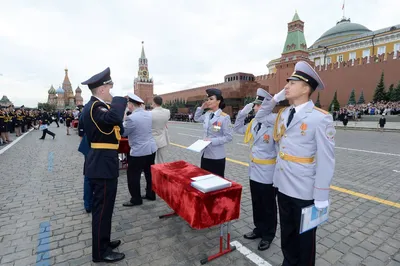 Музыкальное поздравление в стихах на день полиции. Поздравьте классной  анимационной открыткой тех, кто без устали охраняет наш покой… | Полиция,  Хорошие идеи, Стихи