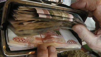 Краденые деньги: украинцам советуют отказываться от поврежденных купюр. Как  распознать награбленное | Вільне радіо