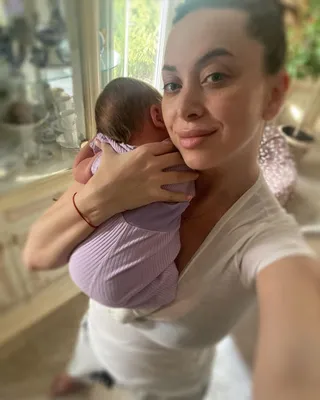 Украинская певица и звезда Playboy умилила фото новорожденной дочери Евлалии