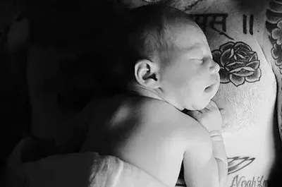Криштиану Роналду опубликовал семейное фото с новорожденной дочерью -  Газета.Ru | Новости