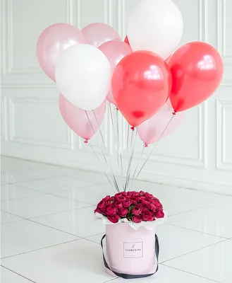 Яркий подарочный набор с шарами и букетом цветов - купить в Москве |  SharFun.ru