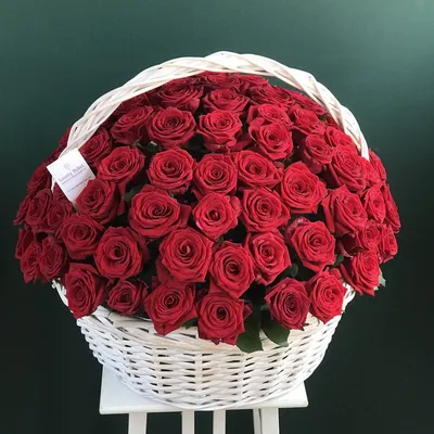 Нежные и волнистые розы в коробке - Доставка свежих цветов в Шарыпово