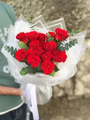 Малиновые розы в коробке (L) 73-75 роз - купить в интернет-магазине Rosa  Grand