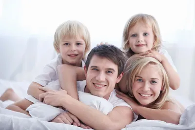 Ваши красивые семьи на семейной фотосессии ❤️ На фото нежная и воздушная  фотозона \"Облака\". 🌷🌷🌷Приглашаю на фотосессию детского Дня… | Instagram