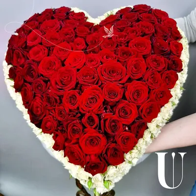 Сердце из роз с рафаэлло с бесплатной доставкой по Екатеринбургу | ПроБукеты