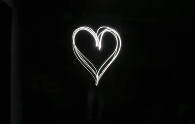 Рассчленненное сердце на черном фоне» — создано в Шедевруме