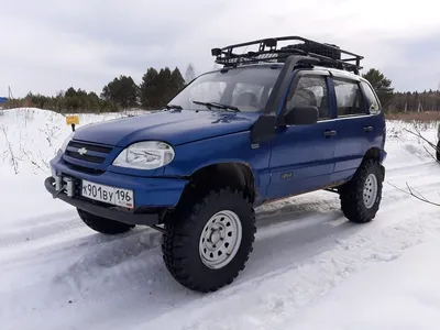 Сравнение Chevrolet Niva и Lada (ВАЗ) Niva Legend по характеристикам,  стоимости покупки и обслуживания. Что лучше - Шевроле Нива или Лада Нива  Легенд