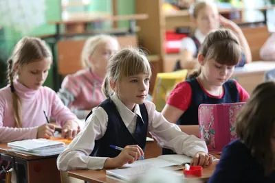 Найденные в украинских школах учебники учат ненавидеть Россию - Российская  газета