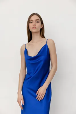 Модное коктейльное синее платье с коротким рукавом миди длины с воланами в  Хабаровске