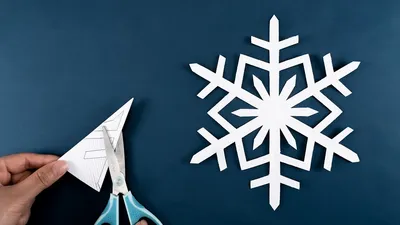 Как сделать красивые снежинки из бумаги своими руками – смотреть онлайн все  17 видео от Как сделать красивые снежинки из бумаги своими руками в хорошем  качестве на RUTUBE