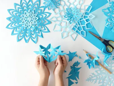 Как сделать снежинку из бумаги | Сделай сам