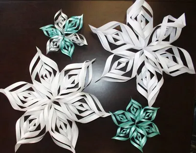 Как легко и быстро сделать снежинку с сердцами из бумаги [Новогодние  поделки] - YouTube