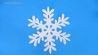 натуральные снежинки на снежной фотографии настоящие снежинки. зимний фон.  снежинка. фотография макроса. Стоковое Изображение - изображение  насчитывающей украшение, цвет: 238591091