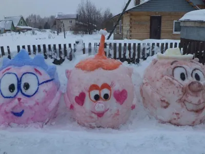 В Кулое Вельского района слепили из снега двух пингвинов из советского  мультфильма - 29 января 2023 - 29.ru